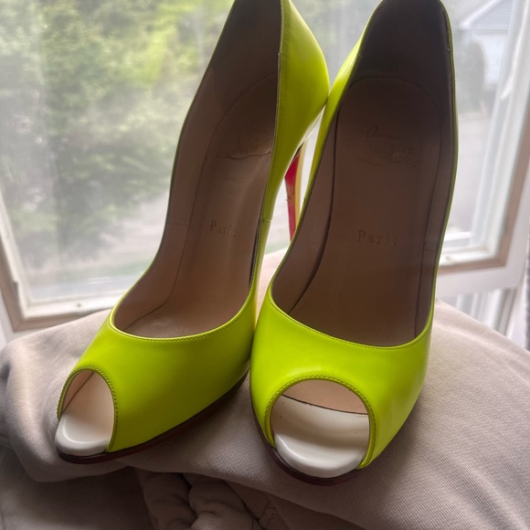 Yellow peep toe Christian Louboutin - Picture 4 of 7